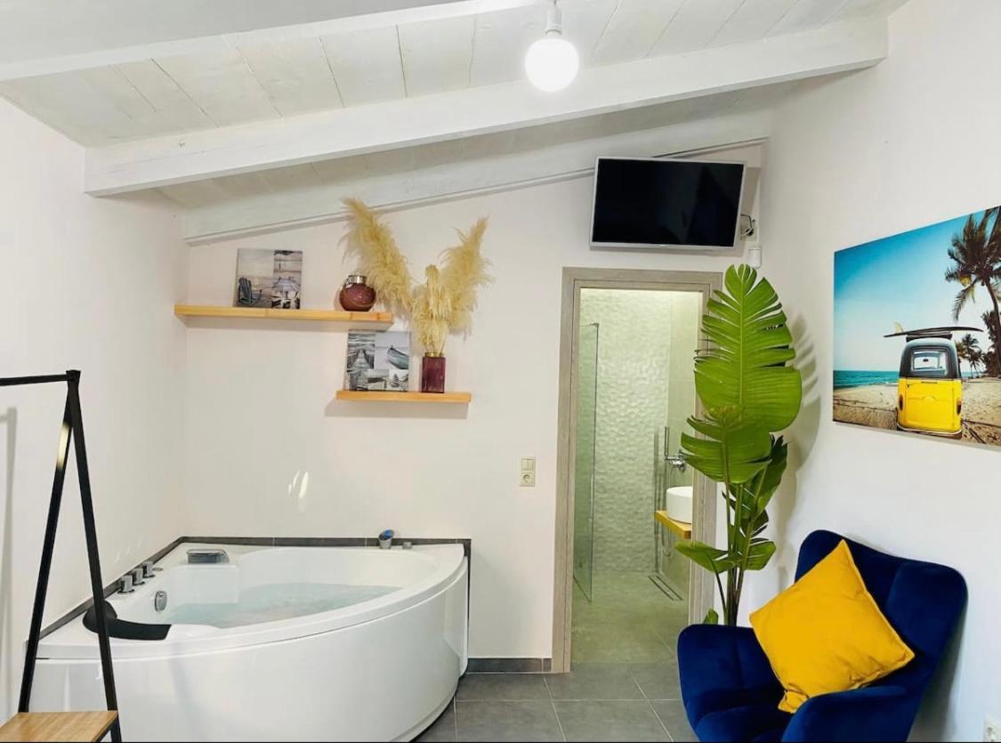 Holiday home Green Room